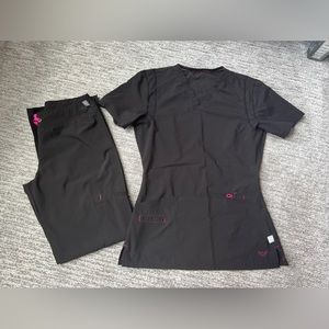 Wonder wink black scrub set